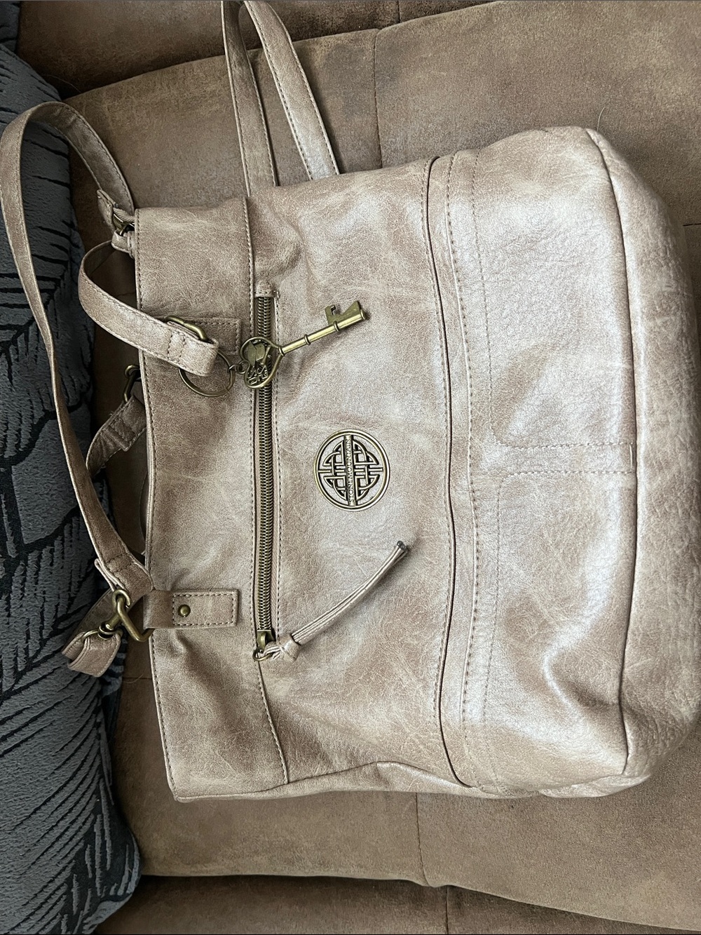 Stone Mountain Accessories Taupe Crossbody Tote with Key Charm